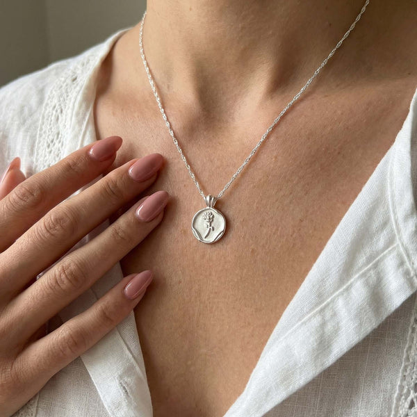 Alba - Necklace With Flower