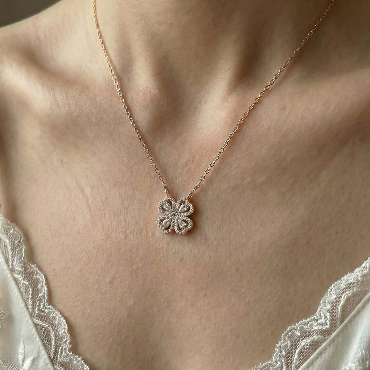 Clover love necklace - lucky clover with heart pendant