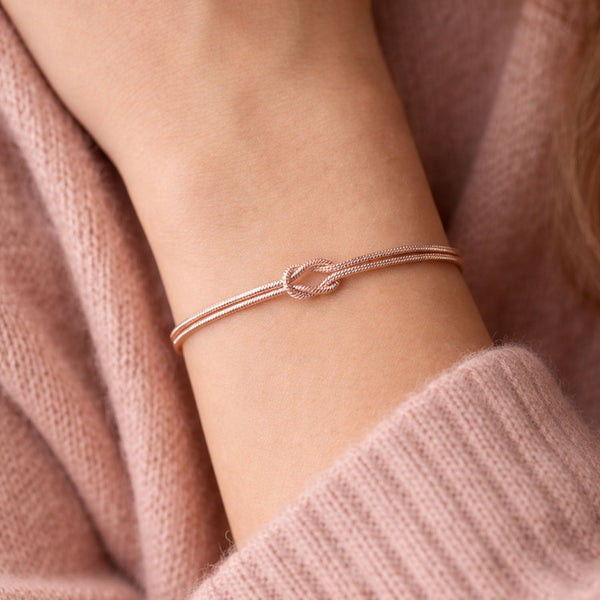 Couple's bracelet with love knot