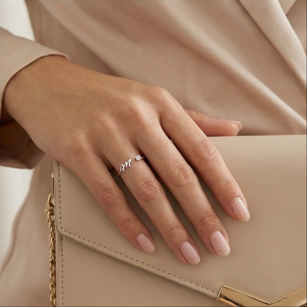 Valentia – Ring with letter and sparkling cubic zirconia